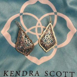 😍Like new Kendra Scott Addie Gold Drop Earrings😍